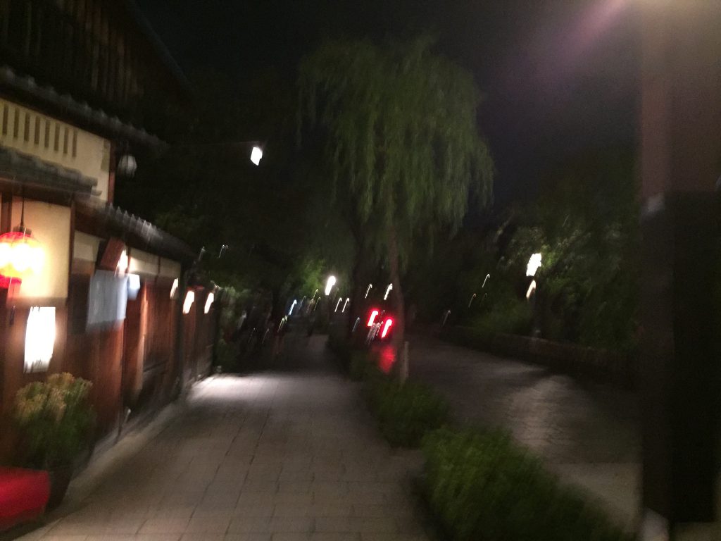 雨上がりの祇園